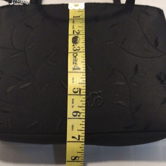 CONSIGNMENT! NWOT Amanda Smith Black Flower Patterned Cross Body Bag! - Picture 12 of 15